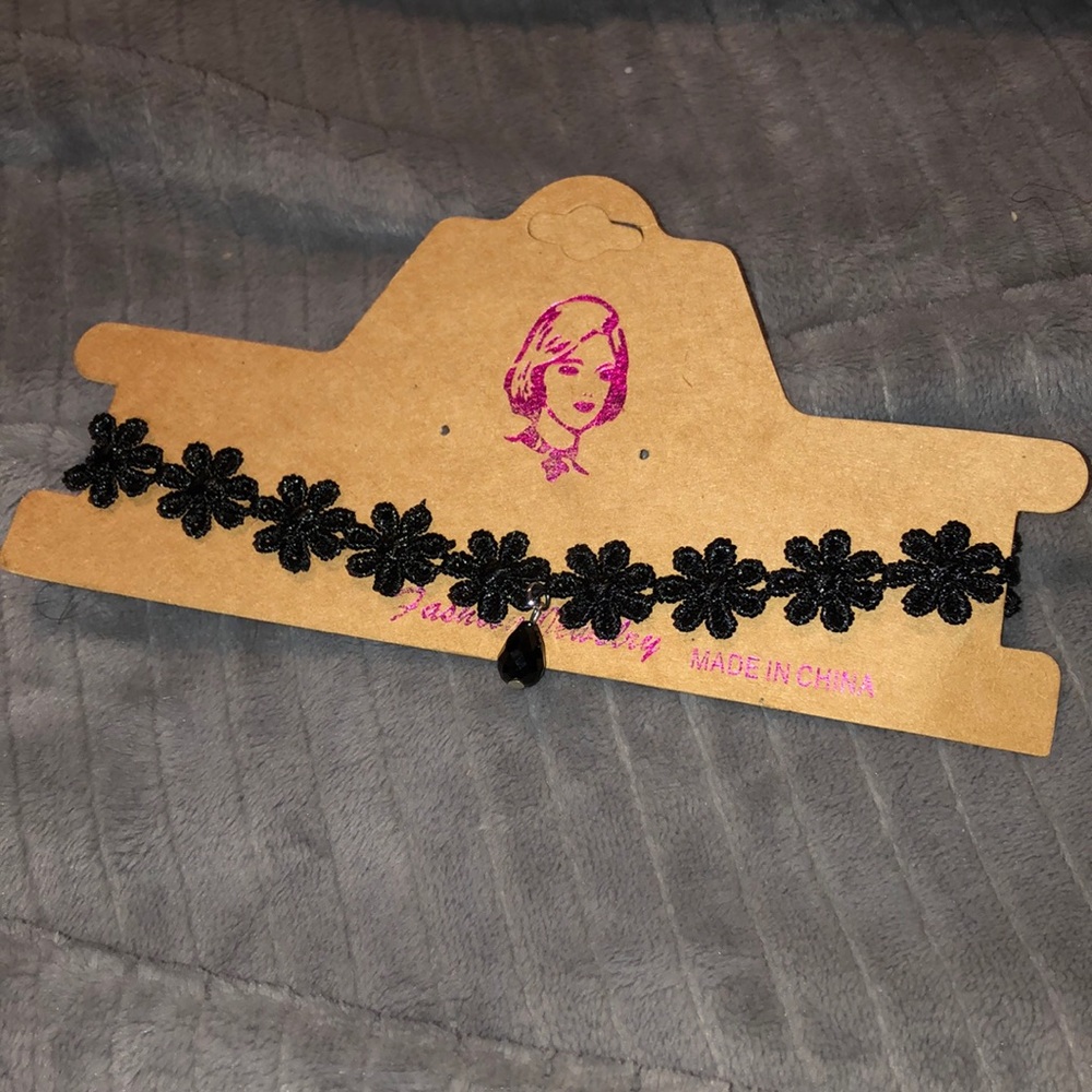 Black choker